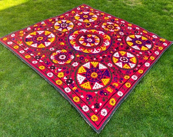 Vintage Uzbek Suzani Wall Hanging Silk embroidery Collectable Suzani bed cover Turkish Asian red green yellow floral Antique Rare find