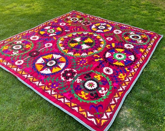 Vintage Uzbek Suzani Wall Hanging Silk embroidery Collectable Suzani bed cover Turkish Asian red green yellow floral Antique Rare find