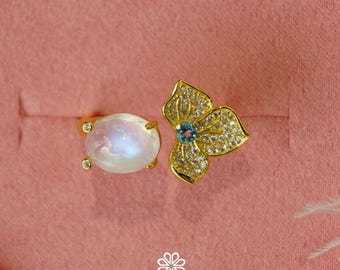 Genuine blue moonstone ring, 925 sterling silver setting with gold plating, adjustable size | Handmade in Thailand
