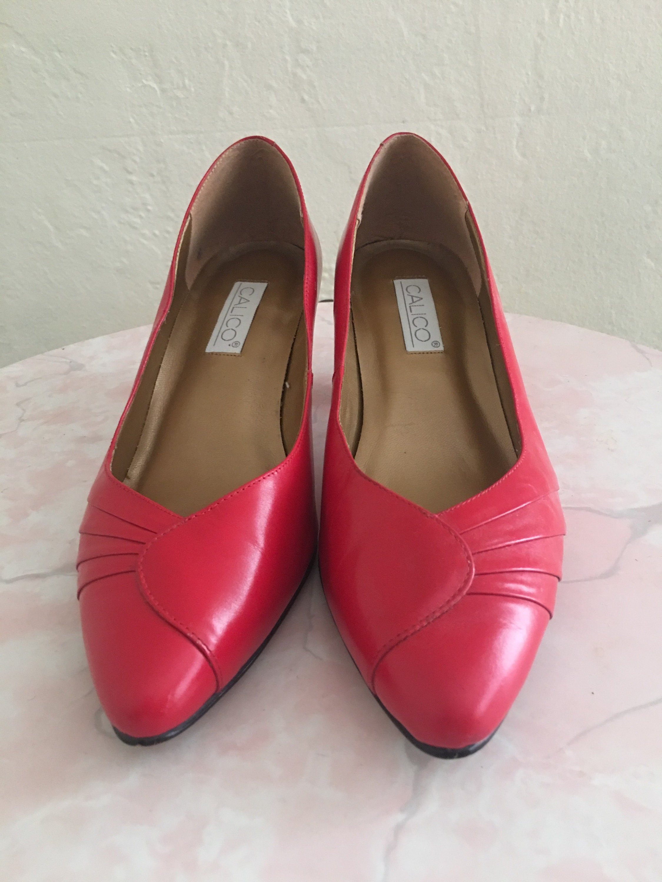 vintage 80's red leather heels // shoe size 8