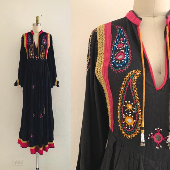 vintage black ethnic dress // embroidered maxi dr