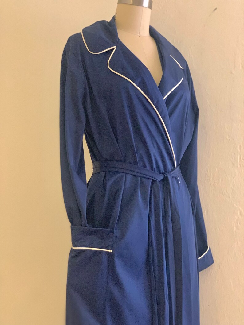 vintage 80's navy tassel robe // dressing gown image 3