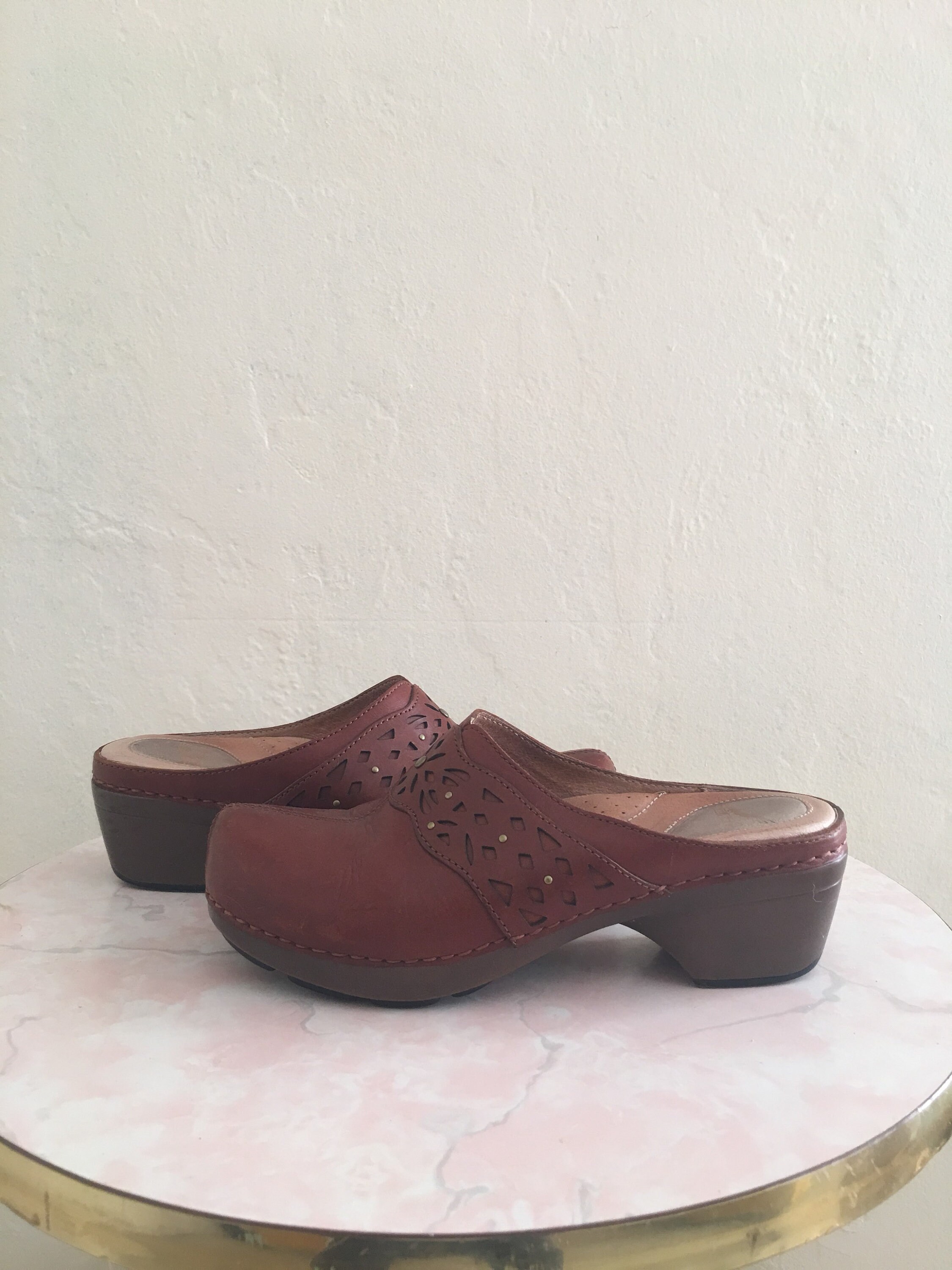 womens size 8 clogs