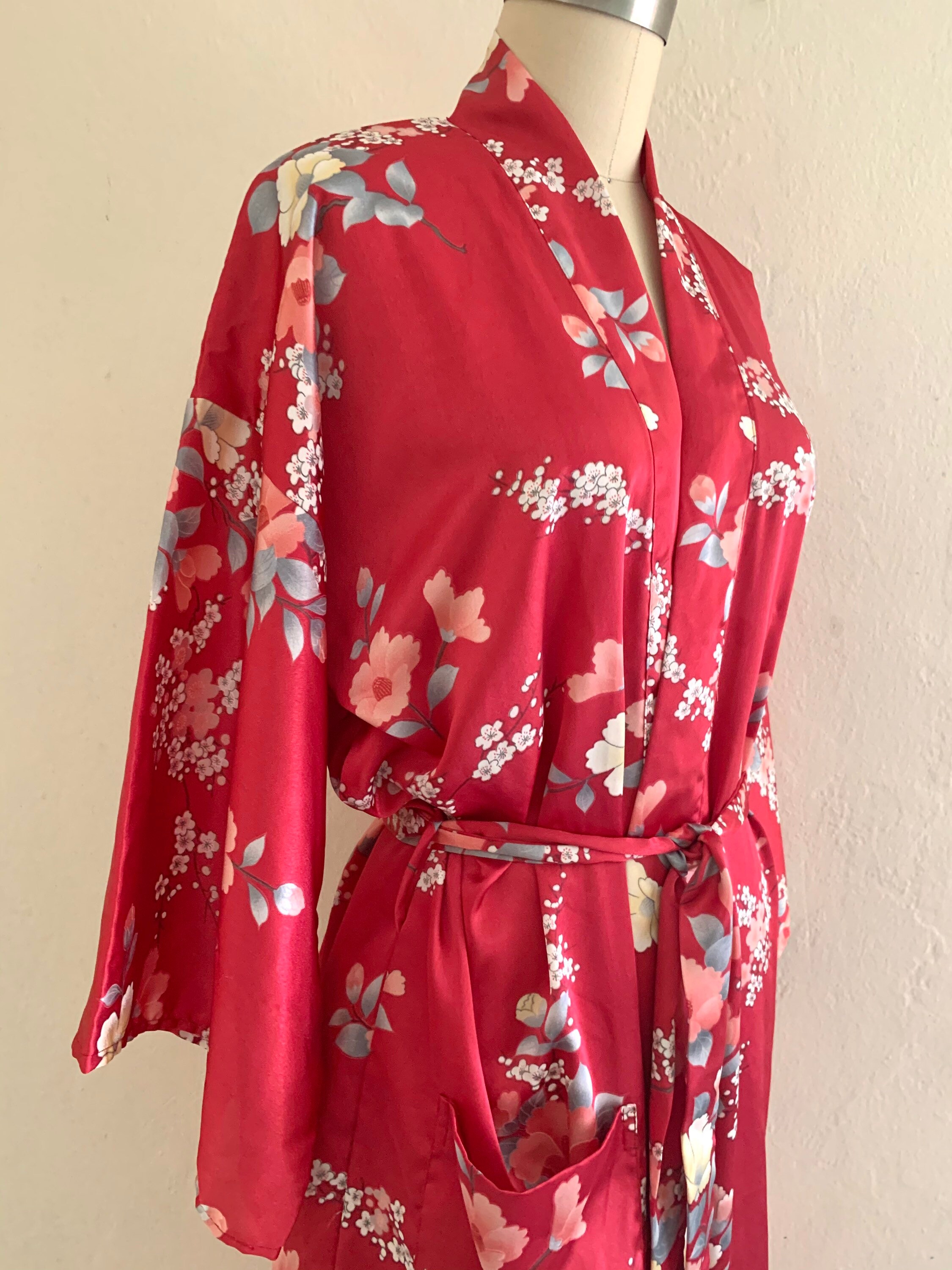 vintage floral robe with pockets // japanese robe // dressing gown
