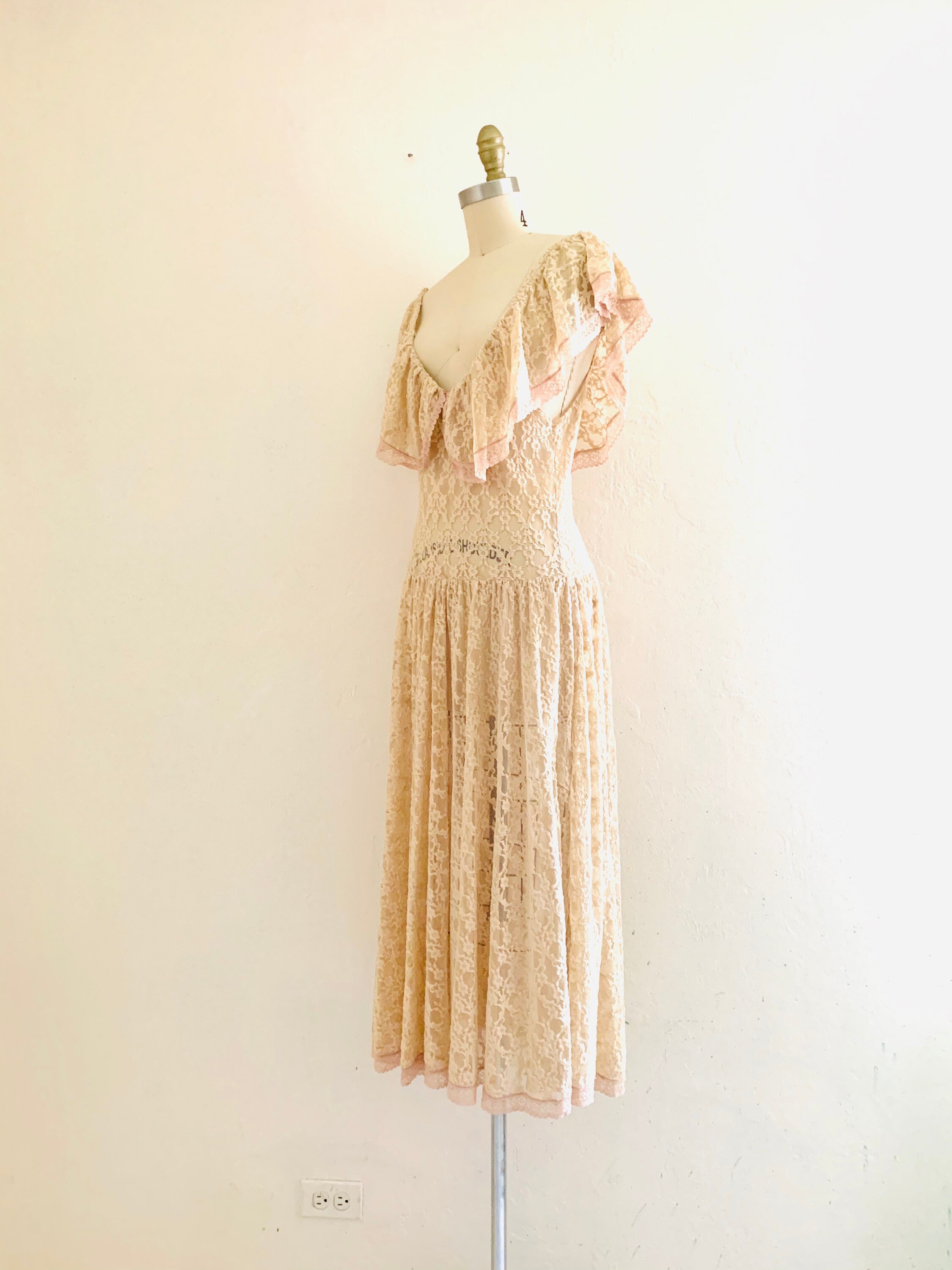 vintage 40's cream lace dress // floral lace sheer dress