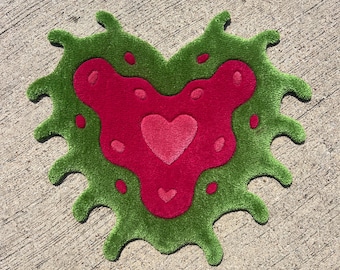 Tufted Venus Love Trap Rug (28 x 25in)