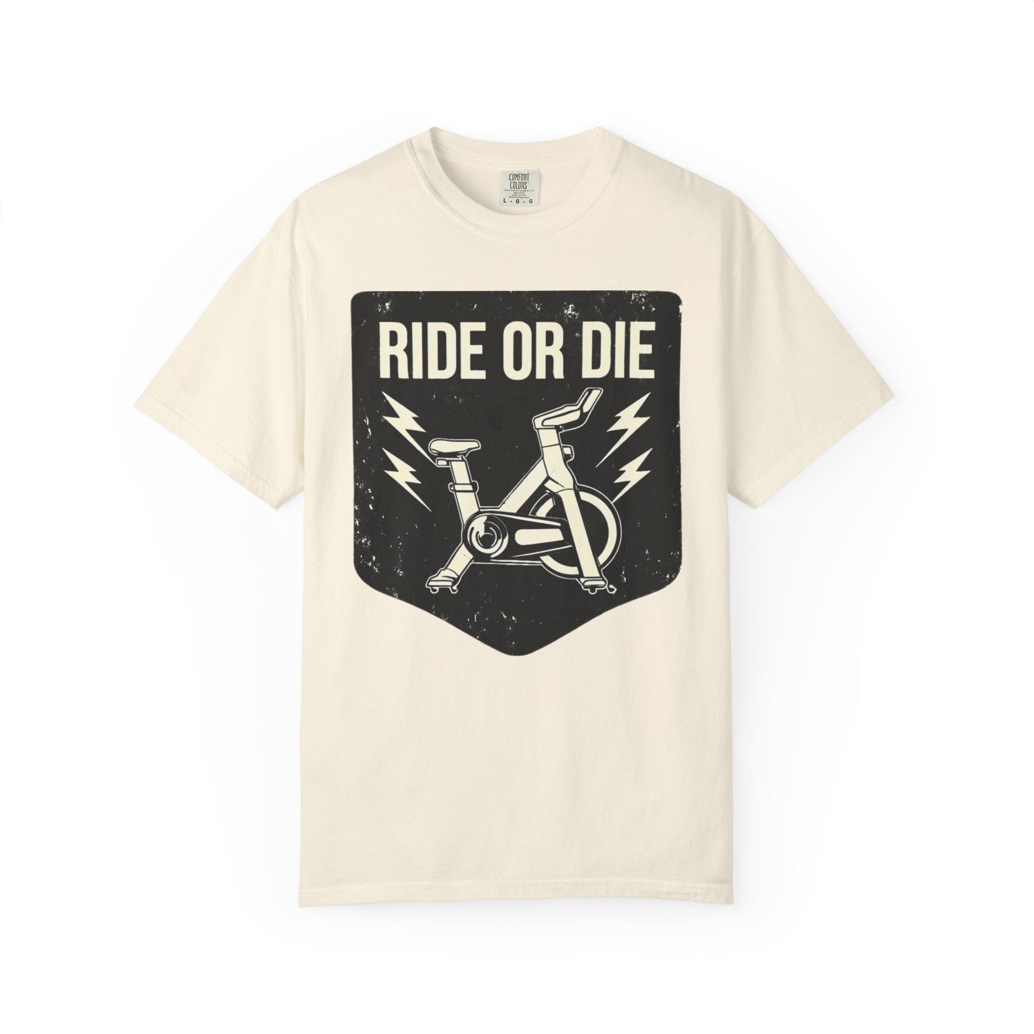 Ride or Die ユニセックス コンフォートカラー Tシャツ、サイクリスト