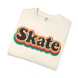 T-shirt graphique de planche à roulettes, chemise de skate vintage, t-shirt unisexe couleurs confort, cadeau pour les patineurs, chemise de patinage à roulettes, chemise de skate des années 80, t-shirt de skate image 7