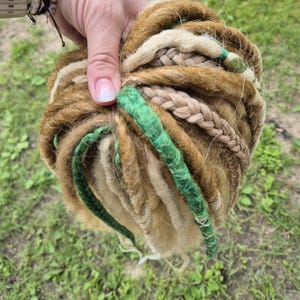 Wheat Blond & Green Wavy Handmade Double ended Dreadlocks, Blonde Synthetic Hair Extensions, DE or SE Wavy Dreadlocks, Blond Curly Hairs