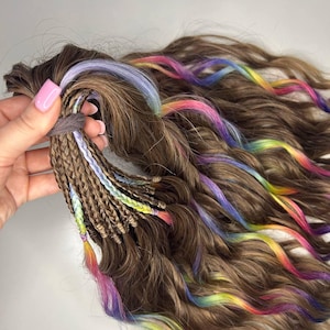Boucles brunes et arc-en-ciel Partie courte pour une partie fixe et partie très longue bouclée, Extension dreadlocks synthétiques à double extrémité ondulée faite main, Cheveux bouclés 2-2