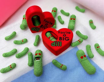 Tickles the Pickle 3D Printed Fidget Toy – A Fun & Quirky Way to Show Some Love | Articulating Pickle with Micro Pickles Gift Set | Unique
