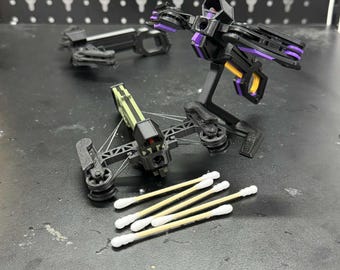 Mini ballesta impresa en 3D / Lanzador de hisopos / Divertido lanzador de escritorio / Regalo hecho a mano con impresión 3D para escritorio de oficina, gamers y para aliviar el estrés.