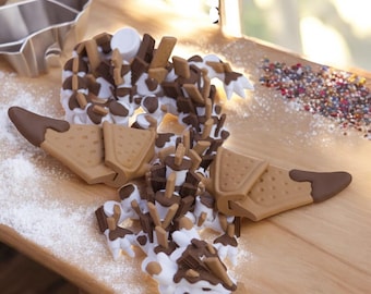 S'more Wing Dragon - Jouet articulé imprimé en 3D Adorable et flexible avec biscuit S'more | Un cadeau unique et attentionné pour toute occasion