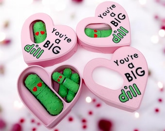 imprimé 3D Pink Tickles the Pickle - Une façon amusante et originale de montrer son amour | Coffret cadeau cornichons articulés avec micro cornichons