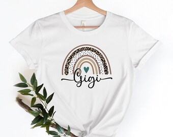 Gigi Leopard Tee, Gigi Rainbow Tee, Mormors present, Gigi Tee, Hjärtformad Gigi Tee, Graviditetsmeddelande Mormor, Bästa Mormor Någonsin, Present till Gigi