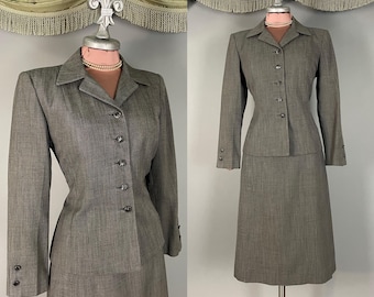 1940s suit vintage 40s sharp shouldered GRAY SHARKSKIN TWEED 2pc jacket and skirt