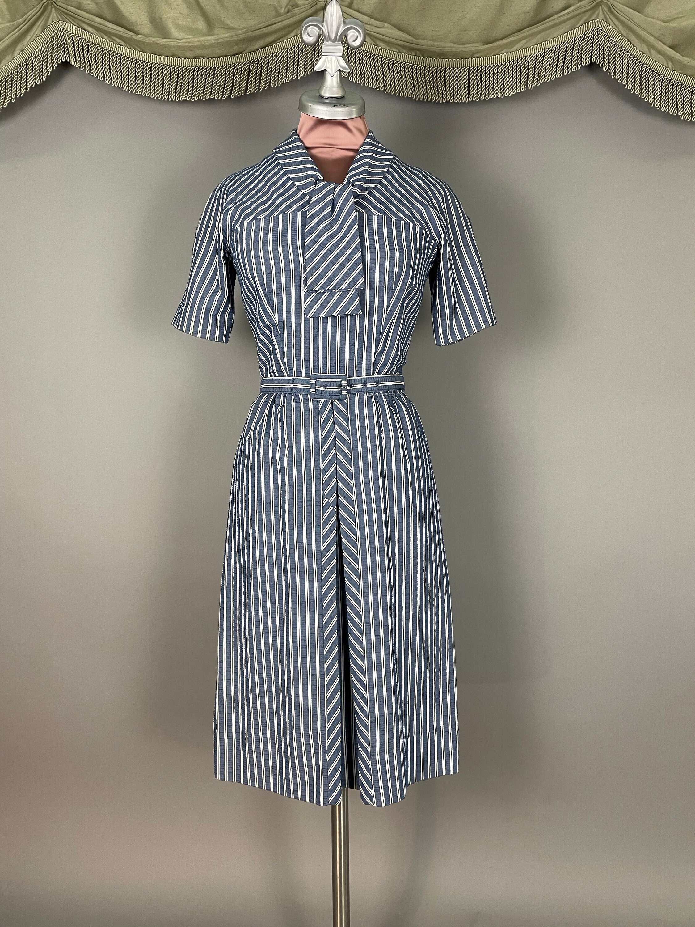 Blue and white vertical striped dress online