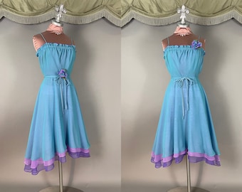 Jaren '70 jurk vintage jaren '70 3TONE CHIFFON SUNDRESS blauw paars fit en flare