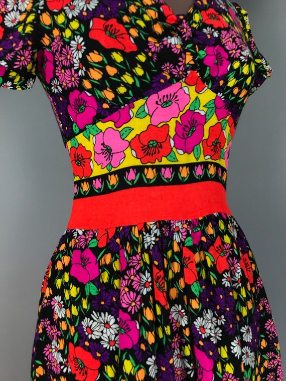 1960s dress vintage 60s DAYGLO FLORAL bright bord… - image 8
