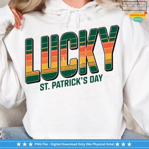 Lucky St. Patrick’s Day Retro T-Shirt – Vintage Irish Shamrock Tee – Lucky Graphic Tee for St Paddy’s Day – Distressed 70s Style Irish PNG