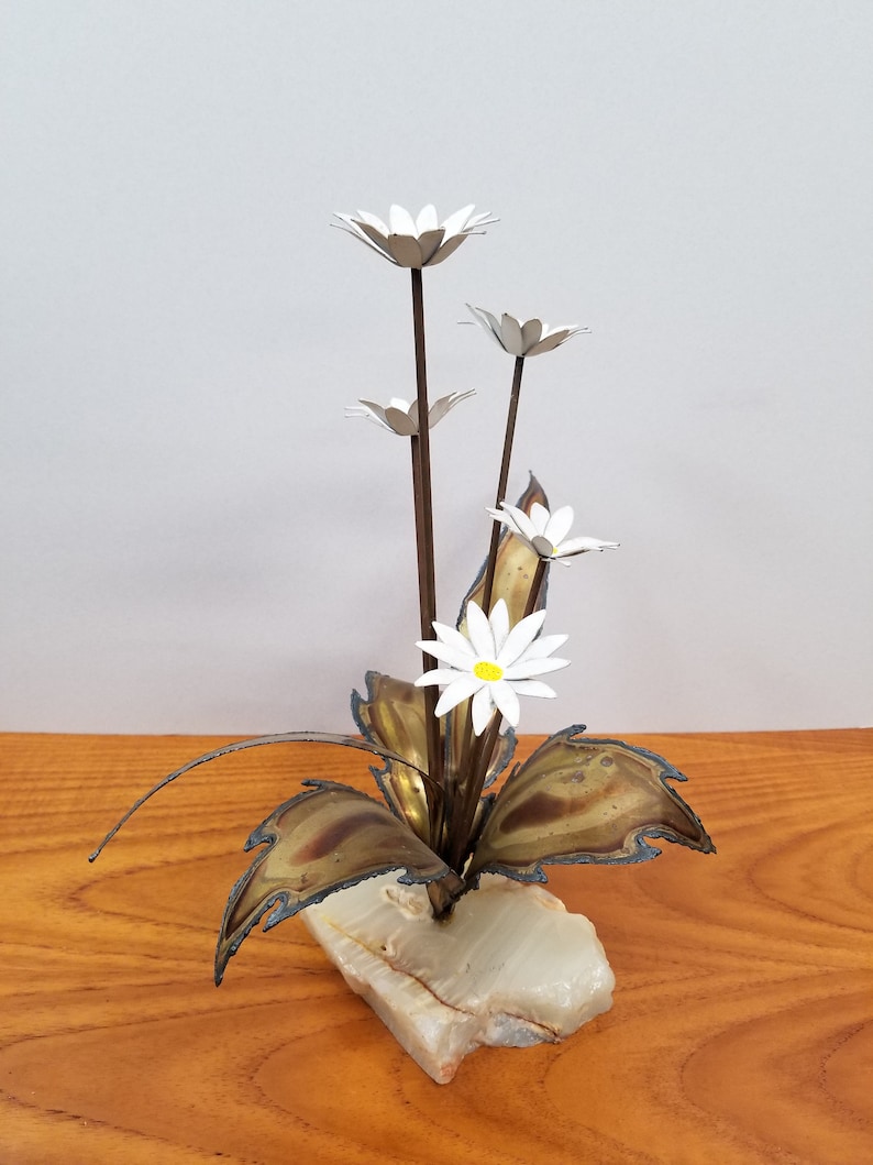 White Metal Daisy Sculpture with 5 Daisies Set in Quartz or Agate Base