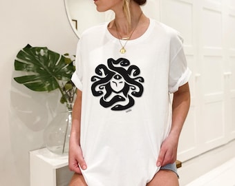 Medusa T-shirt: Grekisk mytologi Gorgon T-shirt, Feminin Rage T-shirt