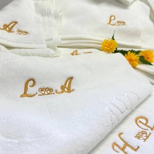 Custom Embroidered Terry Towels – Personalized Towels with Logo or Name, 400 GSM