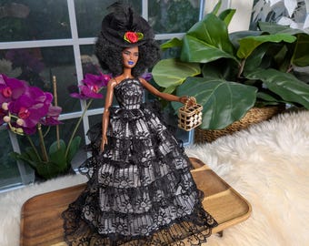 Muñeca Barbie Fashionista con vestido OOAK: Vestido blanco y negro, juego de té, bolso de diseñador