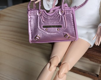 Miniatura de bolso rosa metalizado, Zuru Mini Brands, escala 1:6
