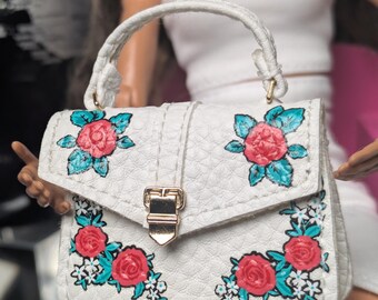 Barbie, muñeca 1:6 con flores, rosa y blanco, con solapa, minibolso de diseño, marca Zuru