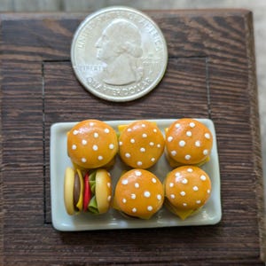 6 Pieces Miniature Burgers on Ceramic Tray - Realistic Dollhouse Fast Food