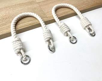 Witte hengsels van touwtas met metalen sluitingen – chique en duurzame hengsels