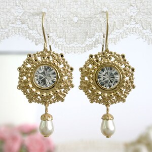 Wedding earrings for brides, Swarovski crystal bridal earrings, Dangle earrings for weddings