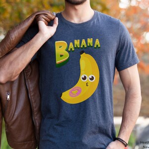 楽しくてかわいいバナナのユニセックスシャツ、バナナステッカーTシャツ、バナナ好きへのギフト
