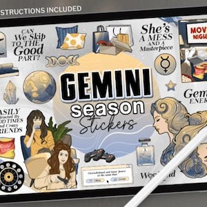 Op de afbeelding: Een digitale tablet met een verzameling Gemini-seizoenstickers. De stickers bevatten illustraties van dierenriemtekens, zinnen als "She's a Mess and a Masterpiece" en andere thematische afbeeldingen. De tablet toont ook de tekst "PDF Instructions Included" en "Total 35 Stickers."