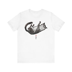 Camiseta con gato sonriente pintado con tinta japonesa, camiseta Sumi-e, camiseta con pintura con tinta india, camiseta con gato de tradición japonesa