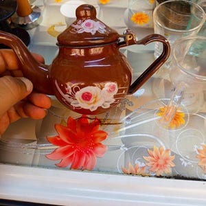 Vintage Floral Teapot – Hand-Painted Ceramic Rose Design – Small Decorative Teapot – Cottagecore Kitchen Decor