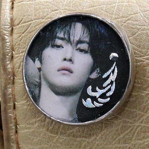 Stray Kids SKZ Lee Know Pin