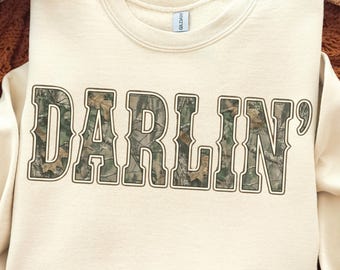 Darlin' Camo PNG, Retro Western Tarnung Text PNG, Country Cowgirl Sublimationsdesign, Südliches Western Hemd PNG