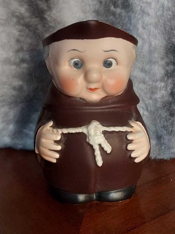 往年のラグビープレイヤーの 陶器製の人形 Friar Tuck Figurine - Etsy