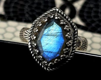 Gothic Cathedral Labradorite Ring in Sterling Silver US 8