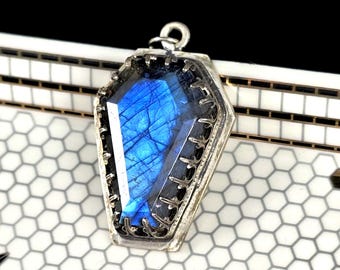 Labradorite Coffin Pendant in Sterling Silver, Gothic Memento Jewelry
