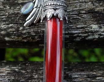 Collar de plumas de fénix de peltre y vidrio