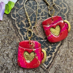 GEVEA - Brincos de caneca de café vermelha, pingente de argila de polímero de folha de ouro, joias de coração para o dia dos namorados, colar de carta de amor, xícara de chá rosa