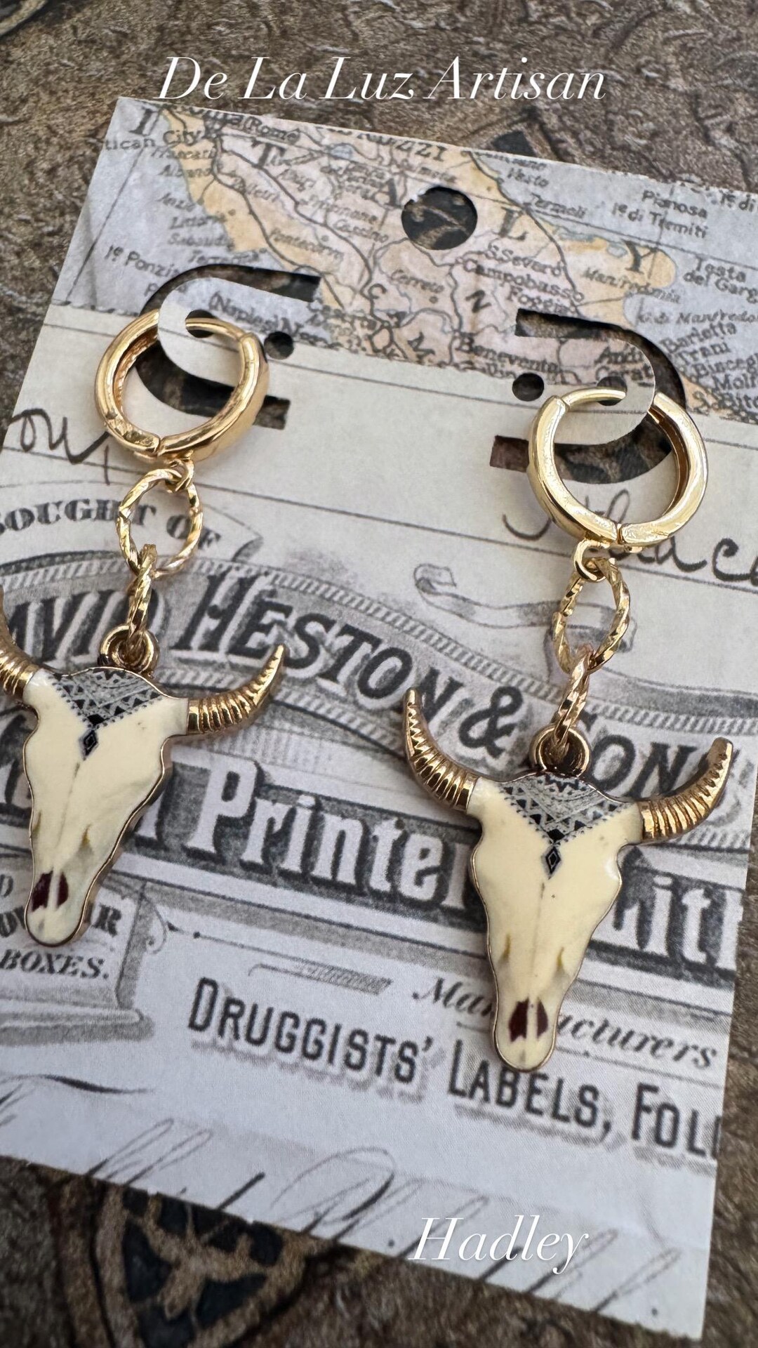 ハドリー - 牛の頭蓋骨 ゴールド イヤリング アンティーク ヴィンテージ ボヘミアン 南西部 カウガール 素朴な職人 ネイティブ 牛 ブルー  メキシカン テキスタイル デザート ランチ - Etsy 日本