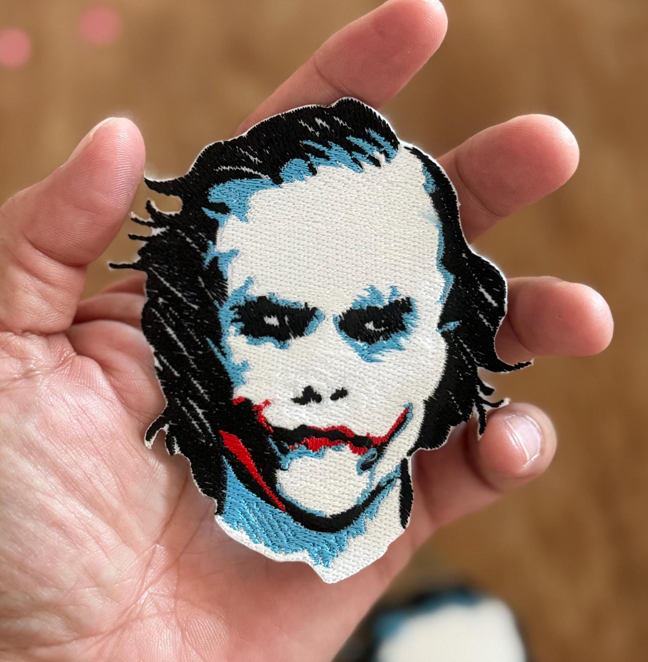 Toppa Ricamata Evil Smile – 4x7,8 Cm – Teschio Con Sorriso – Fissaggio Con Uncino (velcro) – Stile Tattico Militare