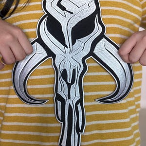 Große Schädel Mandalorian Mythosaurs Boba Fett Star Wars Symbol Stickerei Aufnäher zum Aufnähen