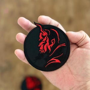 Patch Diablotin Rouge Qui Tient Une Fourche 7cm Devil Diable écusson