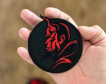 2 stuks Geborduurde schedelpatch met rode duivel: Hellboy Satan-symbool (2 stuks)