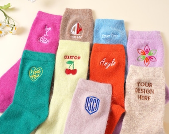 カスタマイズされた刺繍入りソックス、パーソナライズされたロゴ入りウールソックス、女性用の暖かくて心地よい冬用ソックス、独身パーティーギフト、冬用の厚手ソックス、お母さんへのギフト。